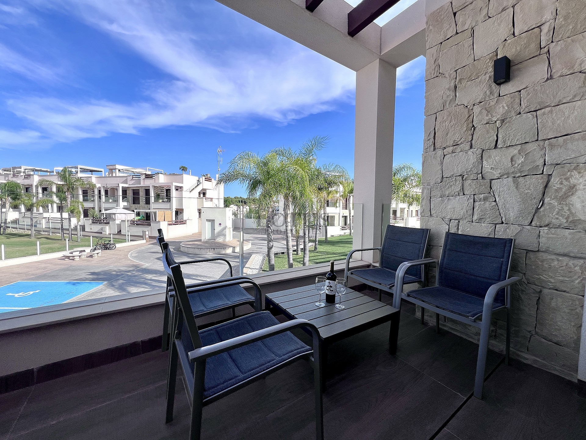 Exclusieve bungalow met 3 slaapkamers op het dak in Los Balcones - Lotus Properties