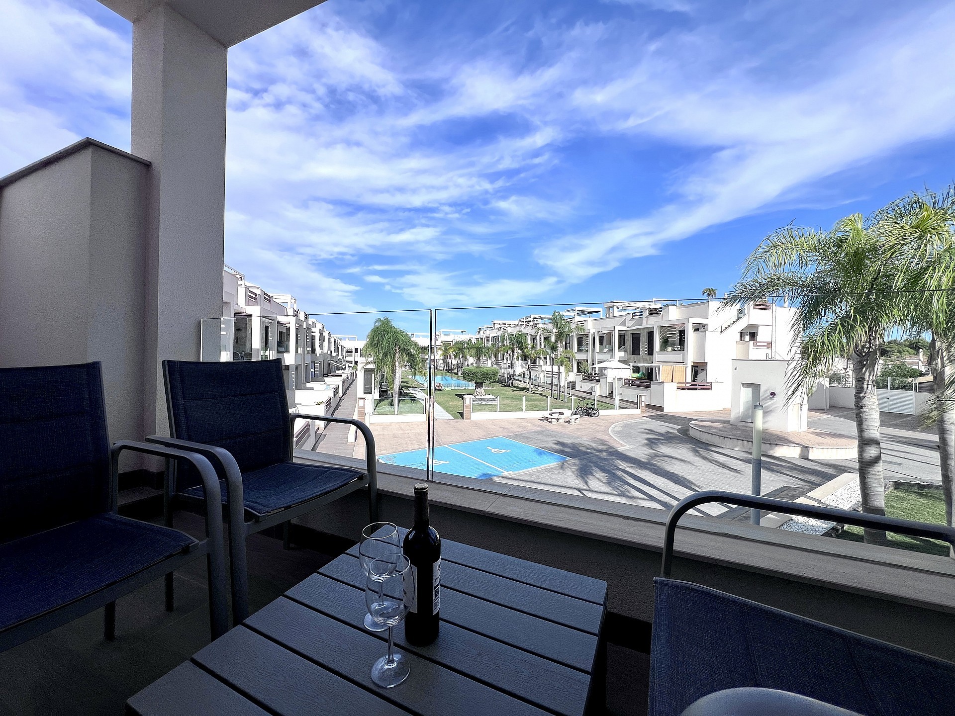 Exclusieve bungalow met 3 slaapkamers op het dak in Los Balcones - Lotus Properties