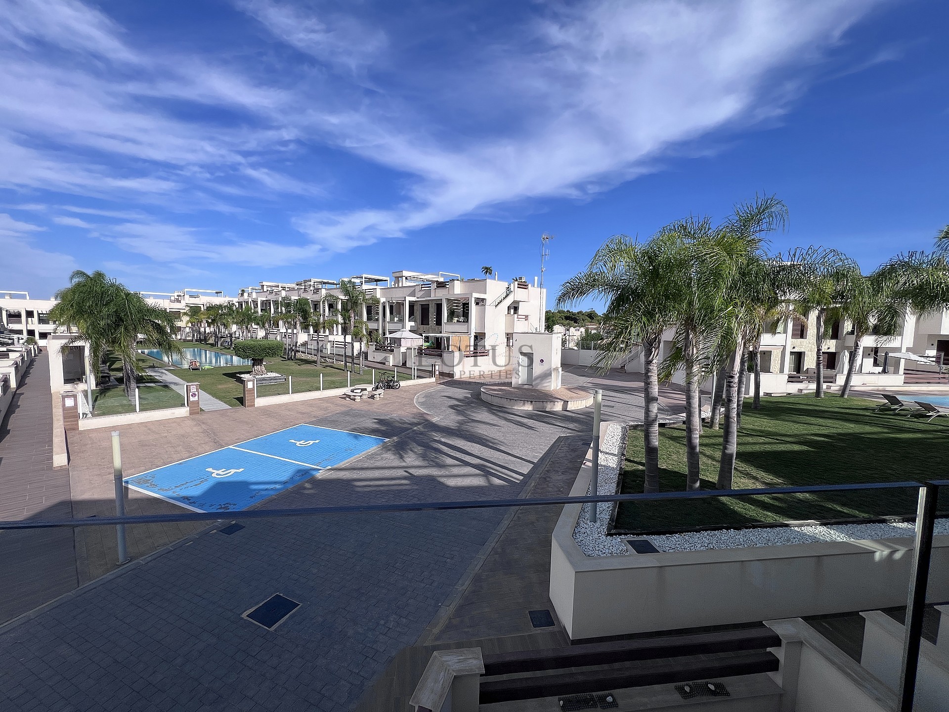 Exclusieve bungalow met 3 slaapkamers op het dak in Los Balcones - Lotus Properties