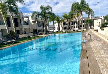 Exclusieve bungalow met 3 slaapkamers op het dak in Los Balcones - Lotus Properties