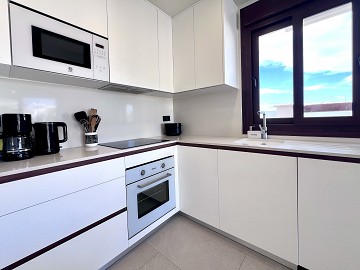 Exclusieve bungalow met 3 slaapkamers op het dak in Los Balcones - Lotus Properties