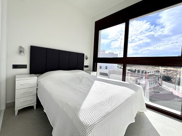 Exclusieve bungalow met 3 slaapkamers op het dak in Los Balcones - Lotus Properties